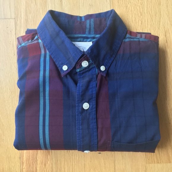 2/$25👕Men’s Gap shirt - short sleeved 👕 - Picture 3 of 5